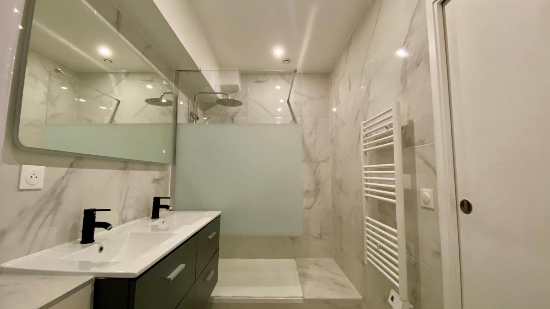 Pois3Ouest - Vast Apartment At Poissonniere 8P ปารีส ภายนอก รูปภาพ